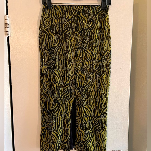 NEW Zara Sequins Midi Skirt - Picture 3 of 3
